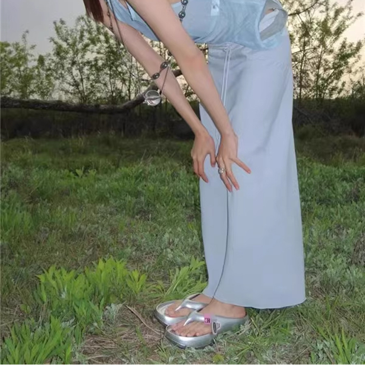 รองเท้าแตะหูคีบพื้นนิ่ม เพิ่มความสูง ยอดฮิตในเกาหลี